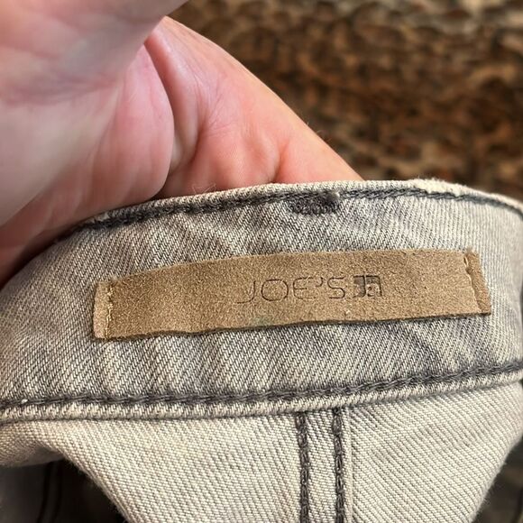 Joe’s Jeans Gabrielle Gray Factory Distressed Ripped Holes Denim Cut Off Shorts - Picture 10 of 12